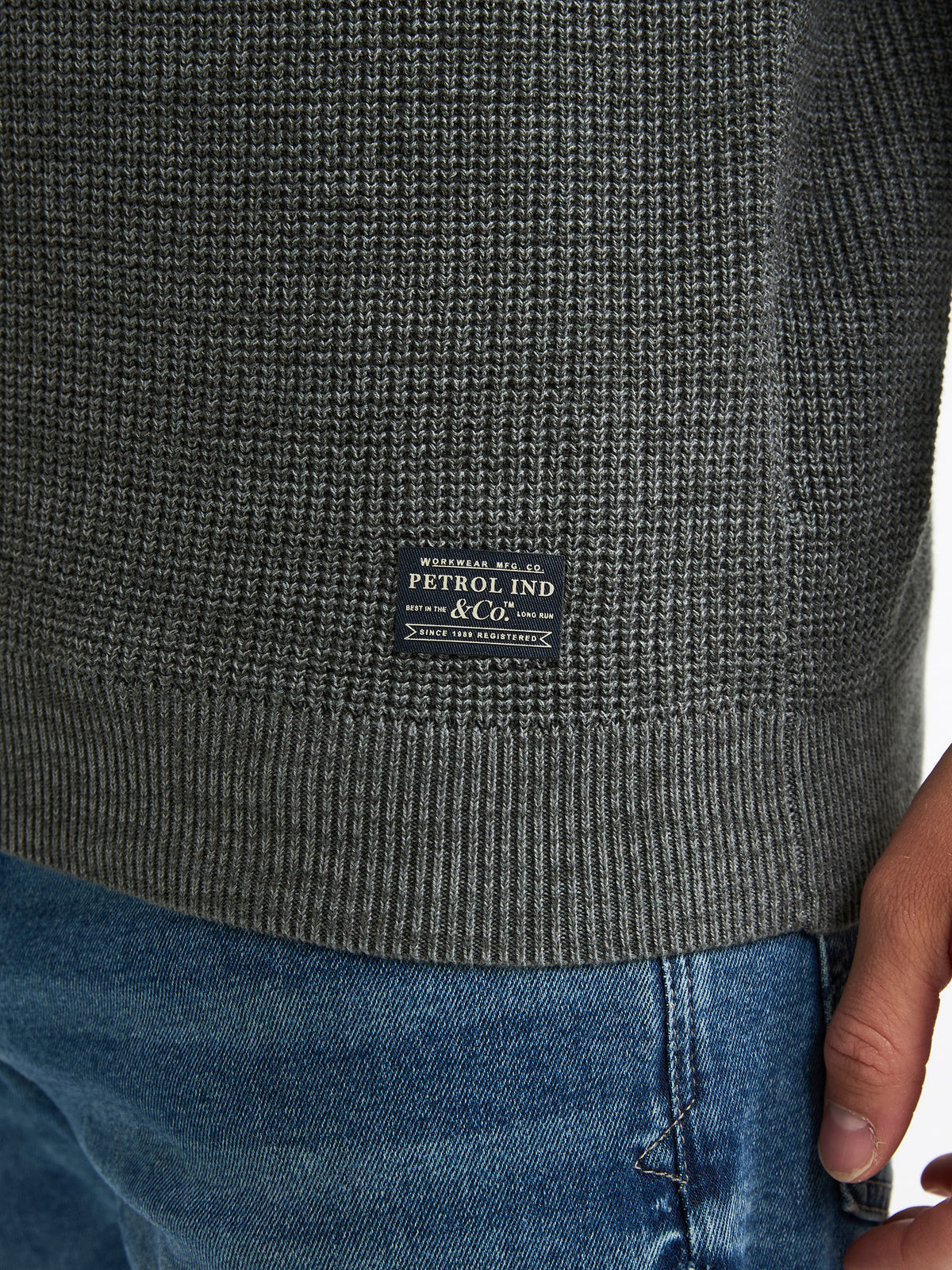 Komfortabler Baumwollpullover mit feiner Strickstruktur