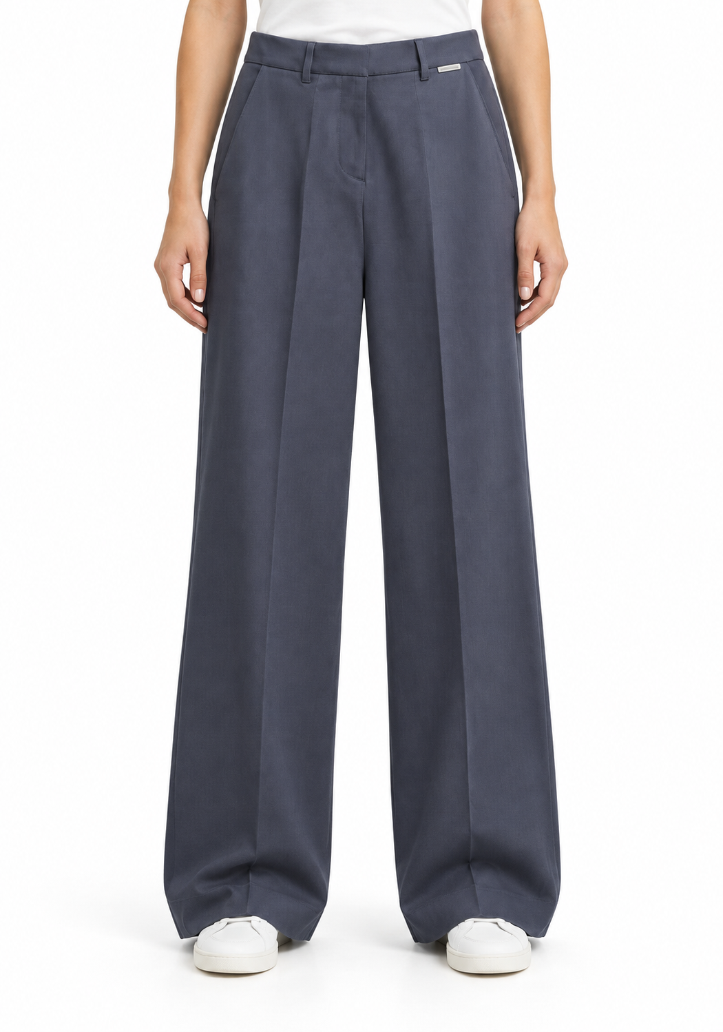 LEANDRAA PANT