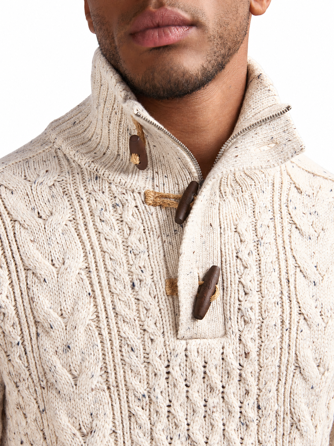 Strickpullover mit Zopfmuster und Stehkragen